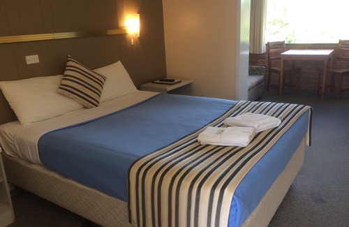 Taree Hotel | Comfortable Stay at Riverview Motor Inn with Pool & Breakfast