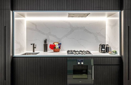 Abbotsford Apartment | Exceptional Riverview Parkhouse in Abbotsford with Spa & Pool