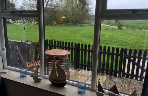 Costessey House | Riverview: Perfect Self-Catering Stay with Kitchen Access