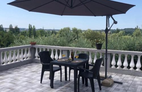 Salionze Apartment | Riverview67: Pet-Friendly Retreat with 9/10 Guest Rating