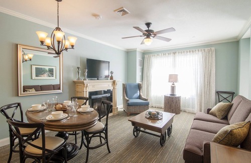 Lincoln Resort | Cozy Riverwalk at Loon: 1 Bedroom Retreat with Spa & Pool
