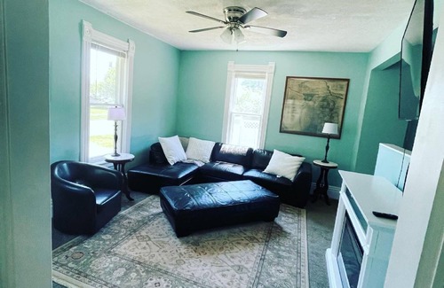 Niles House | 9.8 Rated Riverwalk Retreat: Pet-Friendly Victorian Escape