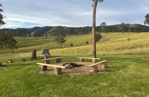 Monkerai Resort | Pet-Friendly Riverwood Downs with Pool & Breakfast Options