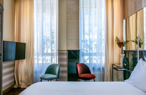 Borgonuovo House | Stylish Rivière Private Rooms with Spa & Breakfast