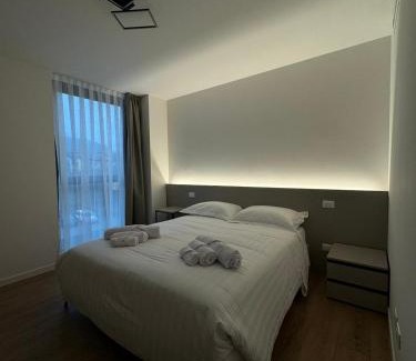 Endine Gaiano Bed & Breakfast | RIVIERA 86: Family-Friendly Retreat with Hot Tub Access