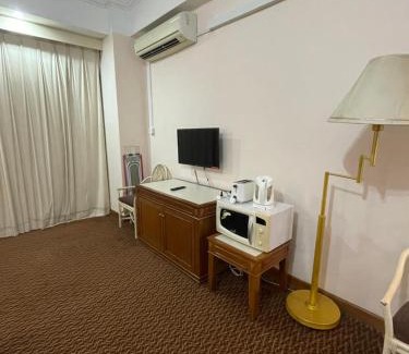 Tanjung Kling Apartment | Family-Friendly Riviera Bay Resort with Pool Access