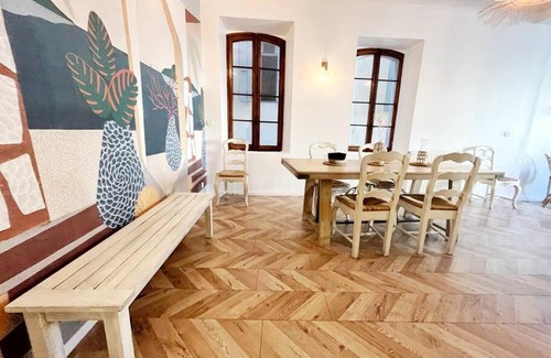 La Real Apartment | Discover Riviera: Family-Friendly Stay in City Center