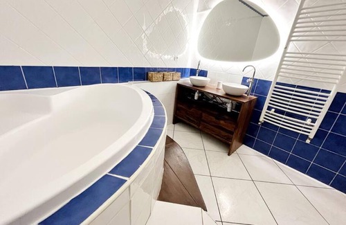La Real Apartment | Discover Riviera: Family-Friendly Stay in City Center