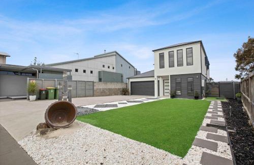 Paynesville House | Riviera View: Family-Friendly Retreat with Top Ratings