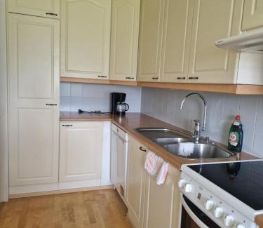 Finpyy Apartment | Family-Friendly Retreat at Rivitalokaksio Awaits You