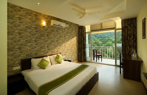 Chithirapuram Resort | Rivulet: 4-Star Hotel with Pool & Spa Amenities Await
