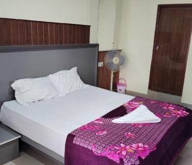 Anaviratty House | Riya Home Stay Munnar: Child-Friendly Retreat with Breakfast