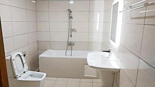 Douala Apartment | Explore Riyadh City: Family-Friendly Hotel with Breakfast