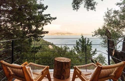 Nisaki Villa | Rizes Sea View Suite: 4-Star Oceanfront Retreat Awaits