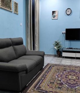 Nibong Tebal House | Welcoming Rizki Homestay Nibong Tebal for Families