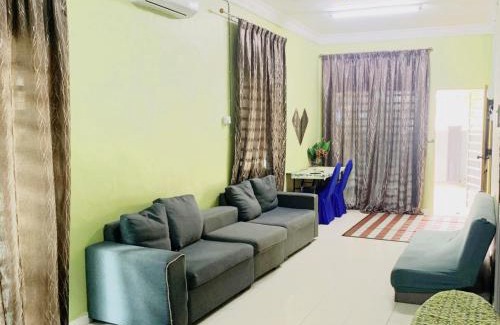 Sungai Siput House | Rizqi Homestay: Family-Friendly Stay with Wifi in Sungai Siput
