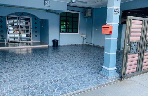 Kampung Jaya House | Family-Friendly Stay at Rizqi Homestay - Rated 8/10!