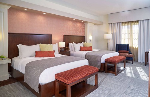 Chapel Hill Hotel | Discover Rizzo Center: A 4-Star Stay with Spa & Pool