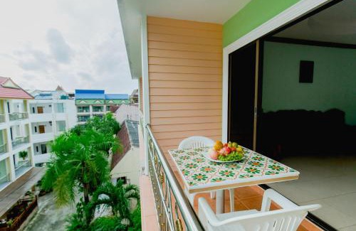 Nanai Road House | Discover RK Guesthouse: Family-Friendly with Dining & Breakfast