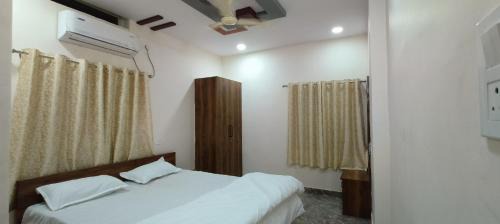 Wanparthy Hotel | Budget-Friendly Stay at RK Residency: Perfect for Families