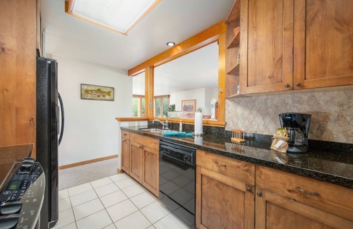 Moose Wilson Road Condo | Inviting Aspens 2BR with Great Views and Family Amenities