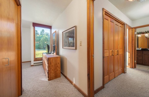 Moose Wilson Road Condo | Inviting Aspens 2BR with Great Views and Family Amenities
