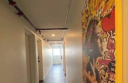 Clairmont Apartment | Modern RNDup Urban Lofts: Trendy Single Room Awaits