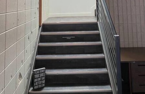 Clairmont Apartment | Modern RNDup Urban Lofts: Trendy Exec Single Room Awaits!