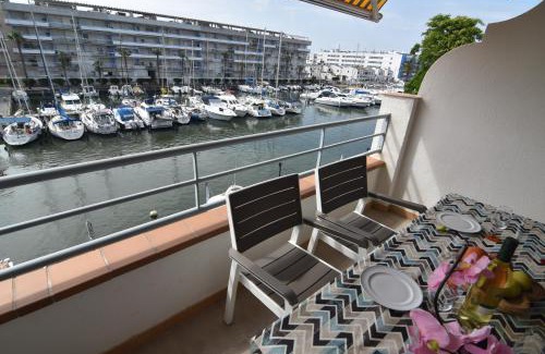 Santa Margarida Apartment | Relax at RNET - Puerto Madeira with Canal Views & Pool