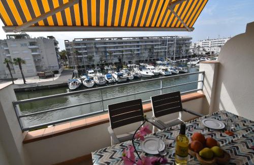 Santa Margarida Apartment | Relax at RNET - Puerto Madeira with Canal Views & Pool