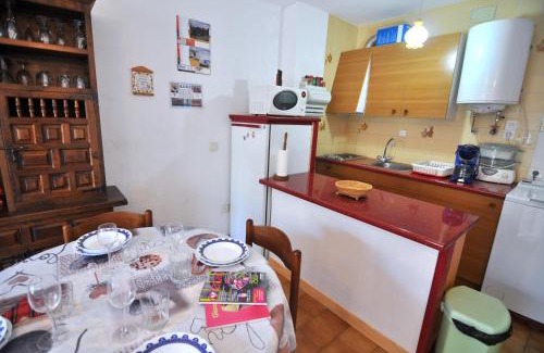 Roses Town Center Apartment | Pet-Friendly Retreat at RNET - Madrid 11 in Roses Centro