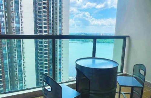 Central District Apartment | RNF 2 Bedroom Escape With Netflix Side Sea View