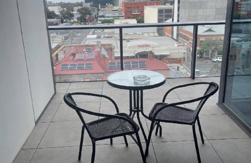 Adelaide Central Business District Apartment | RNR on Franklin-Apartment with Balcony