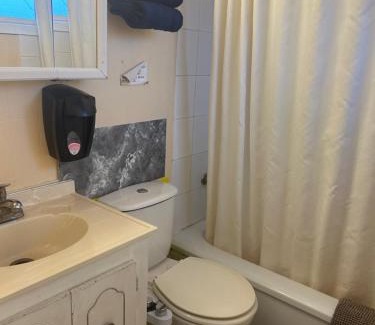 Merritt Hotel | Road Runner Motel