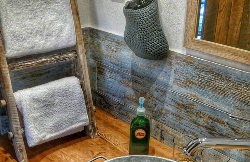 Metzkausen Hotel | Convenient Stay at Road Stop Neandertal with Family Amenities