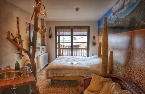 Metzkausen Hotel | Convenient Stay at Road Stop Neandertal with Family Amenities