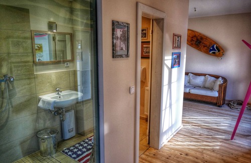 Metzkausen Hotel | Convenient Stay at Road Stop Neandertal with Family Amenities
