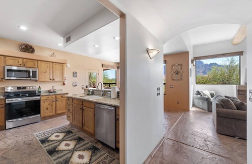 Apache Junction House | Idyllic Roadrunner Retreat: Wildlife Views & Poolside Bliss