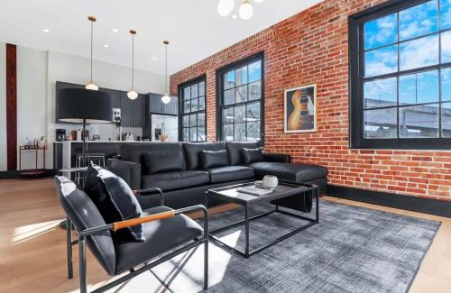Arts/Warehouse District Apartment | Pet-Friendly Retreat at Roami at The Lola - 4-Star Stay