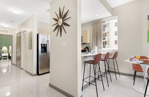 Brickell House | Premier Stay at Roami Brickell: Pool, Balcony & Ocean Views