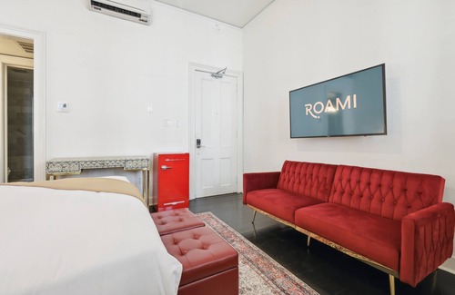 French Quarter Hotel | Roami at St Helene | Pool | Chartres St Balcony#16