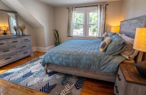 Roanoke House | Roanoke Speakeasy Downtown Charm near Greenways