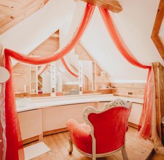 Pogier Hotel | Discover Roanwirt: Relaxation with Spa and Family Amenities