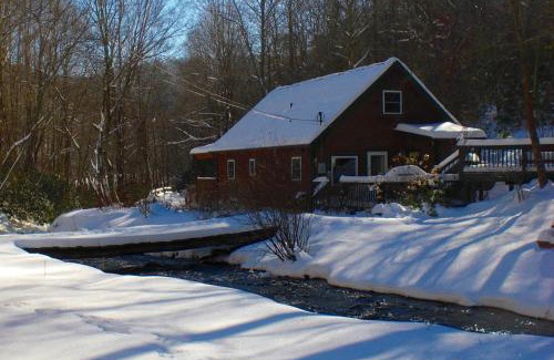 Todd House | Discover Roaring Creek: Family-Friendly with Hot Tub Perks