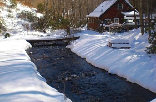 Todd House | Discover Roaring Creek: Family-Friendly with Hot Tub Perks