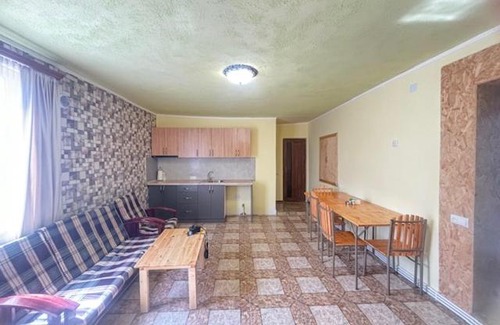 Garni Bed & Breakfast | Cozy Rob B&B: Family-Friendly with Delicious Breakfast