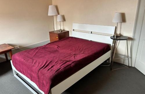 Adelaide Central Business District Cabin | Explore Comfort at Rob Roy Room 8 - Budget-Friendly Retreat