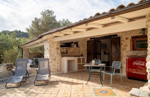 Agrigento Bed & Breakfast | Roba Degli Ulivi: Pet-Friendly Escape with Ocean Views