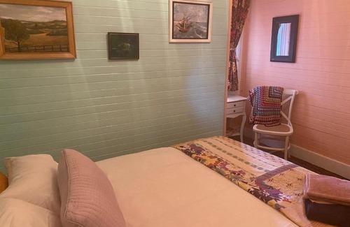 Wyndham House | Discover Robbie Burns Hotel: Pet Friendly & Family-Ready