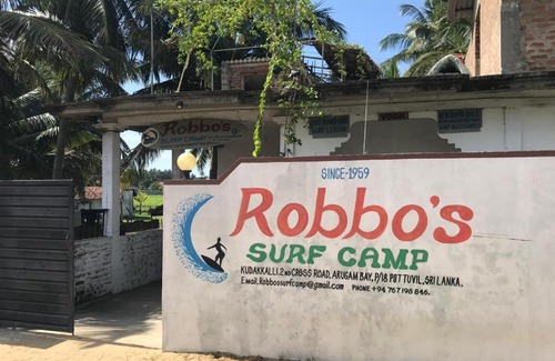 Pottuvil Division 2 House | Discover Robbo's Surfcamp: Pet-Friendly with Breakfast Included